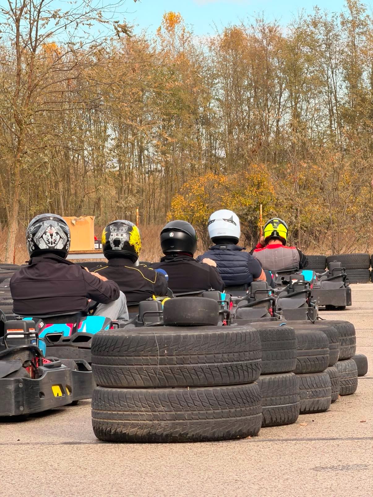 Gokart akció közben a pályán